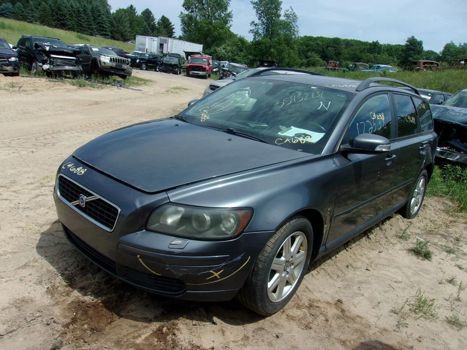 Conjunto de filtro de aire usado se adapta a: Volvo serie 50 2007 5 cilindros sin turbo Foto 2 de 4