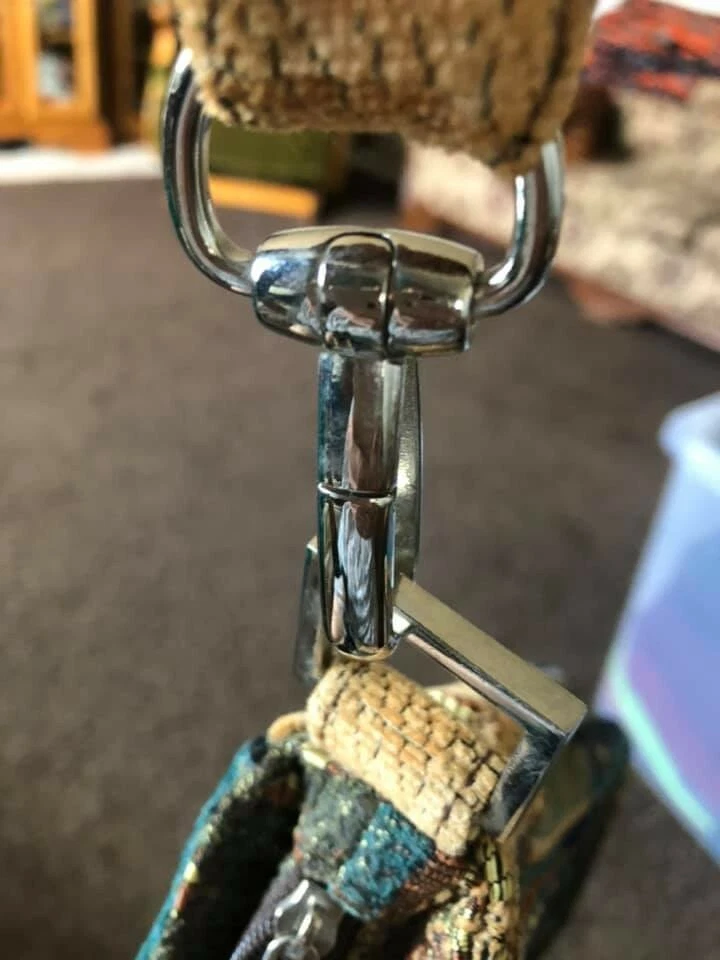 Tapesty Bible bag, with shoulder strap, zipper and pouch inside compartments, - Image 2 of 4