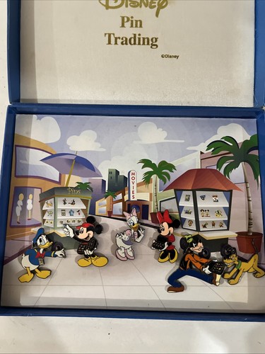 Disney Catalog I LOVE DISNEY PIN TRADING Box Set Limited Edition 5000 -BRAND NEW - Picture 2 of 6