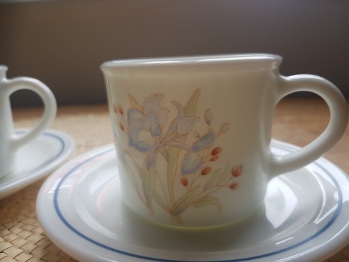 Vintage Pyrex BLUE IRIS Tea Cup and Saucer X2 - Picture 2 of 8