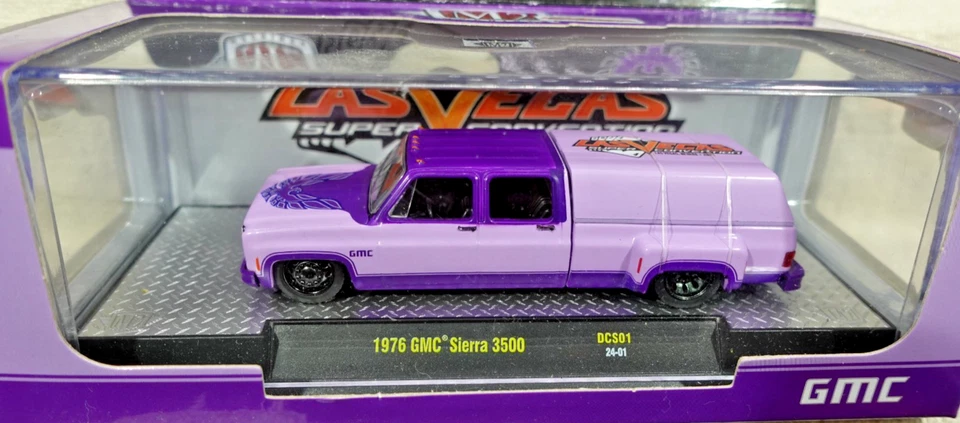 Máquinas M2 1976 GMC Sierra 3500 Las Vegas Convention 1/64 Foto 2 de 2
