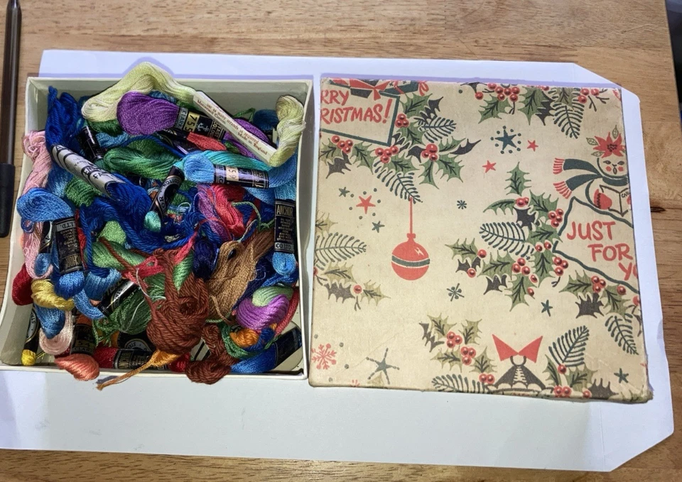 Vintage 1960s Box Containing A Quantity of Darning/Embroidery Threads In Boxes - Image 2 of 4