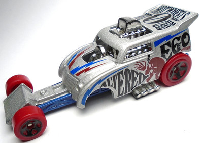 2018 HOT WHEELS ALTERED EGO ART CARS SILVER 1:64 DIECAST 3 1/8'' CAR W RED & BLUE