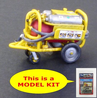 Plus Model 1/48 TRI-MAX 30 US Flightline CAF Wheeled Extinguisher [MODEL] AL4067