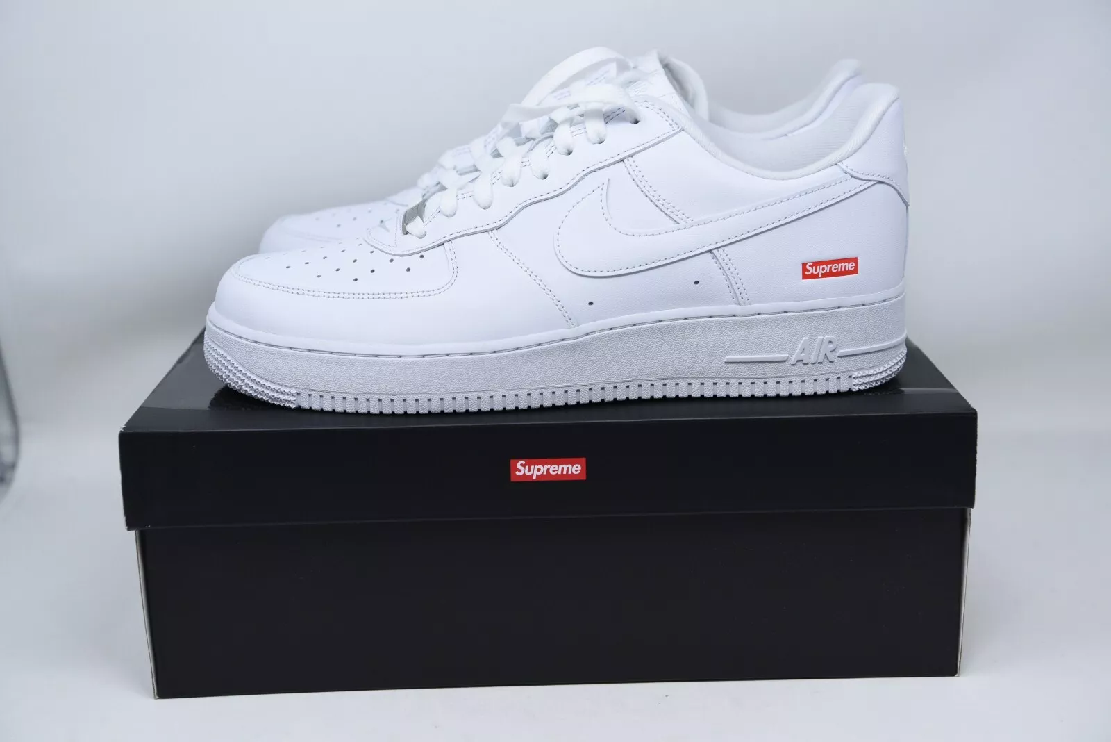 Nike x Supreme Air Force 1 logo boîte basse blanc CU9225 100 homme 12 NEUF DANS SA BOÎTE !!