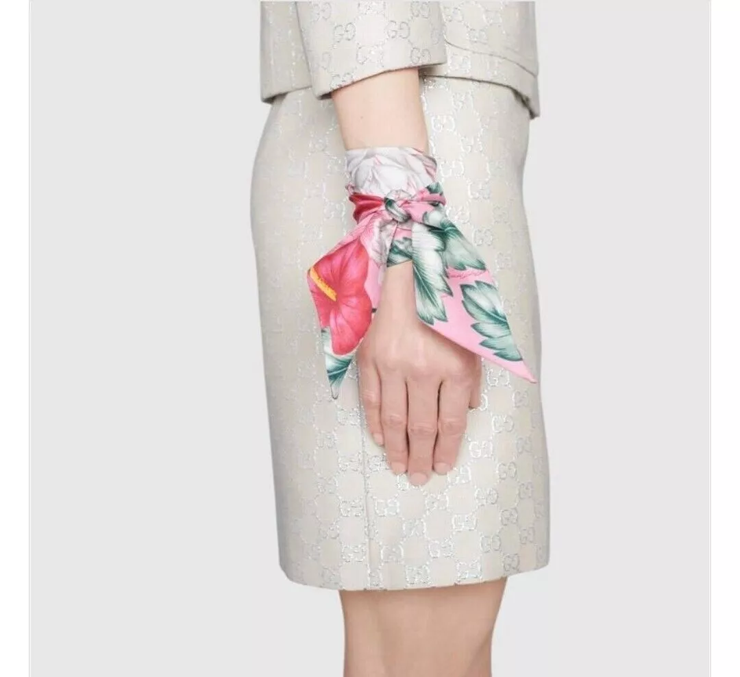 Foulard neuf Gucci Soul hawaïen sergé floral imprimé soie col arc authentique