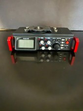 TASCAM DR-701D 6 • EXCELLENT •  TRACK PORTABLE AUDIO RECORDER