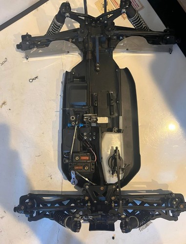 Losi 8IGHT-T Nitro RTR 1:8 Scale 4WD Truggy (LOS04011V2) - Picture 3 of 4