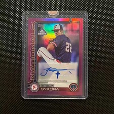 2025 Topps Pro Debut Travis Sykora Paper Auto Fuchsia /199 Cross Inscription (KK