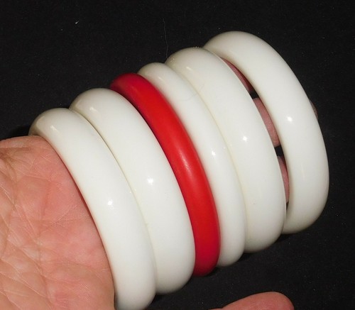 Sobral Sortidos Unico Extra Small/Child's 6 White & Red Bracelets Brazil Import - Picture 3 of 4
