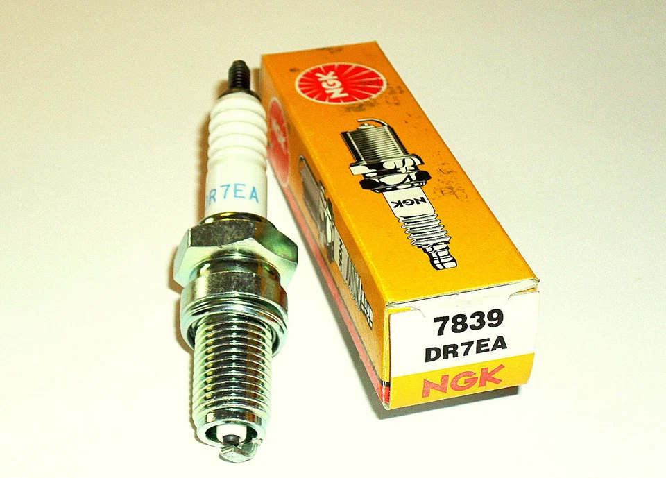 NGK Zündkerze DR7EA