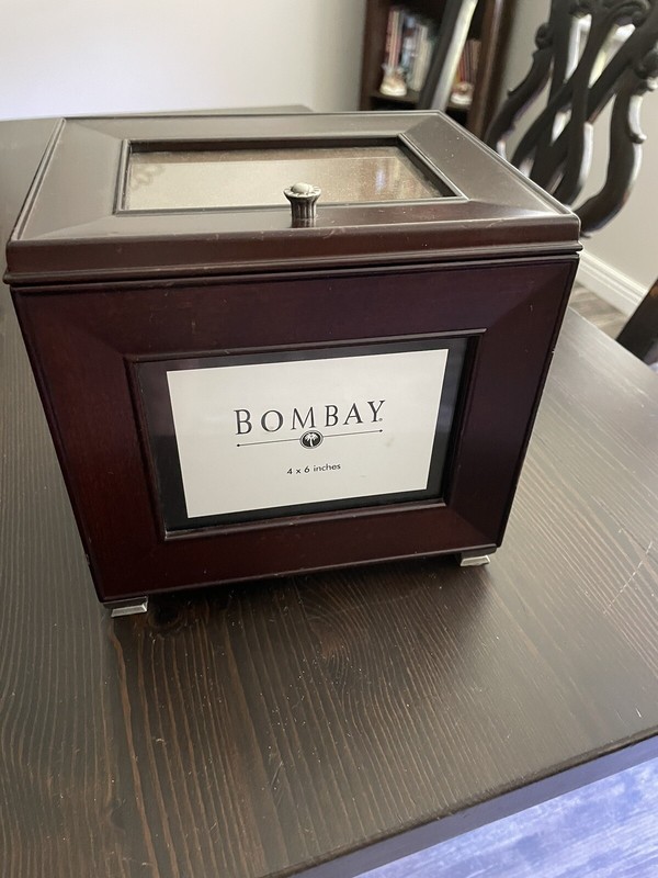 Great Photograph Holder Box