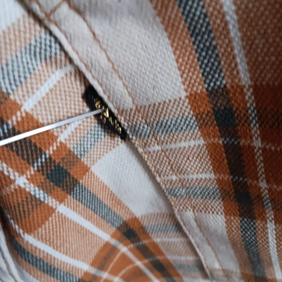 Men's 28W Vintage Levi's 1970's Big E Sta-Prest Plaid Cotton Shorts Distress USA - Image 4 of 4