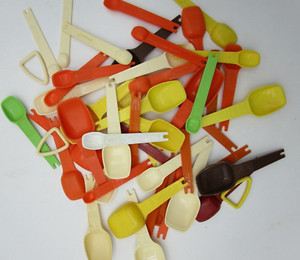 Vintage TUPPERWARE Nesting Measuring Spoons Choose Pick Size & Color