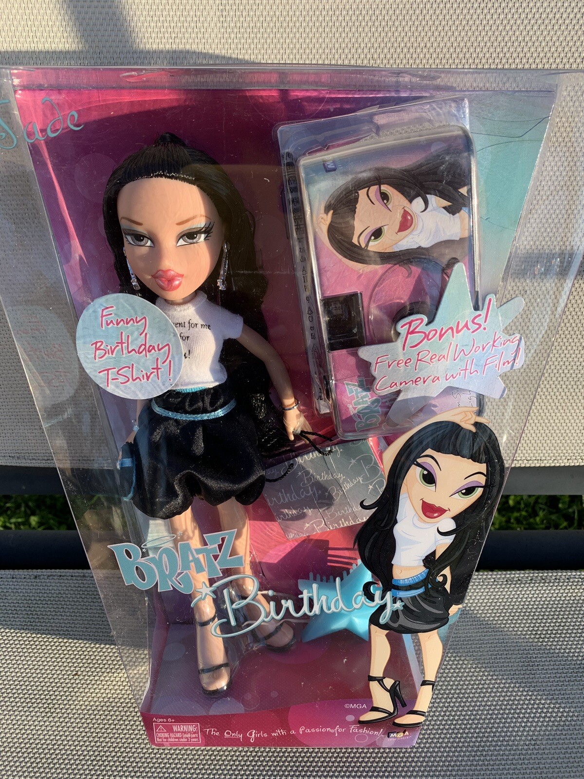 Beautiful BNIB Bratz Birthday Jade Doll 2006 w/ Camera & Fil