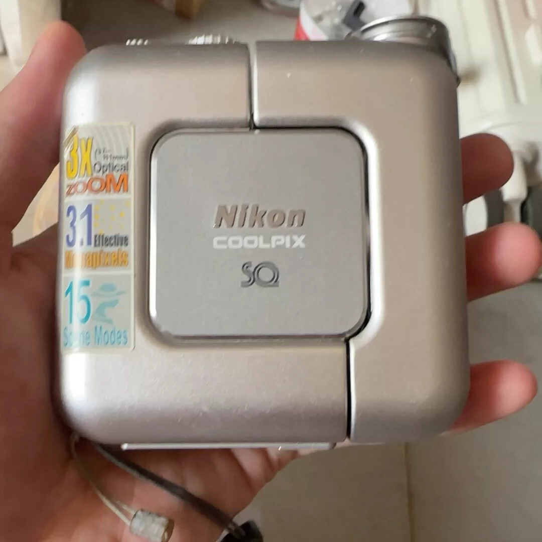 【未使用品級】 動作良好 Nikon COOLPIX SQ シルバー　デジカメ Nikon COOLPIX SQ 3.1MP Digital Camera - Silver for sale