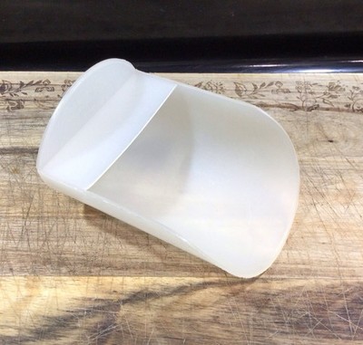 Vintage Tupperware 292 Rocker Scoop 1/2 Cup USA Kitchen Measuring Scoop