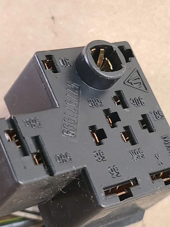 Interruptor de luz antiniebla original Porsche 944 arnés enchufe coleta Foto 3 de 4