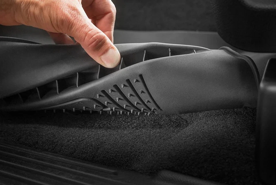 For Ford Excursion 00-05 Husky Liners Classic Style 2nd Row Tan Floor Liner - Изображение 4 из 4