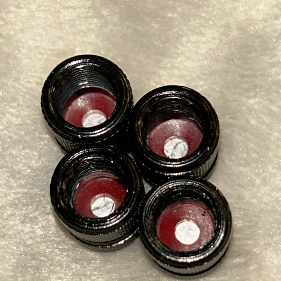 Juego de 4 tapas de vástago de válvula negras Mercedes Benz (estilo 4) Foto 3 de 3