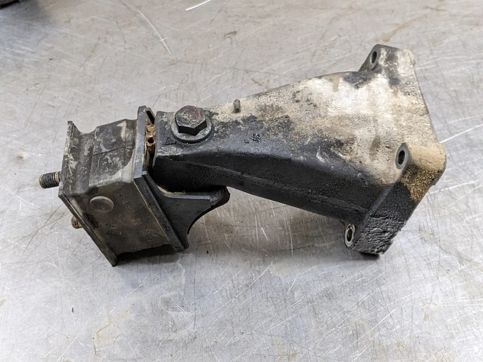 Soporte de montaje de motor para 04-06 Dodge Sprinter 2500 2.7 6122230004 Foto 2 de 4