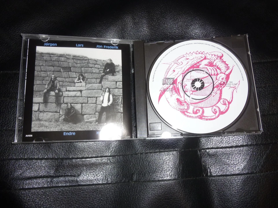 CARPATHIAN FULL MOON - Serenades in Blood Minor Abysmal Deinonychus Bethlehem - Bild 2 von 3