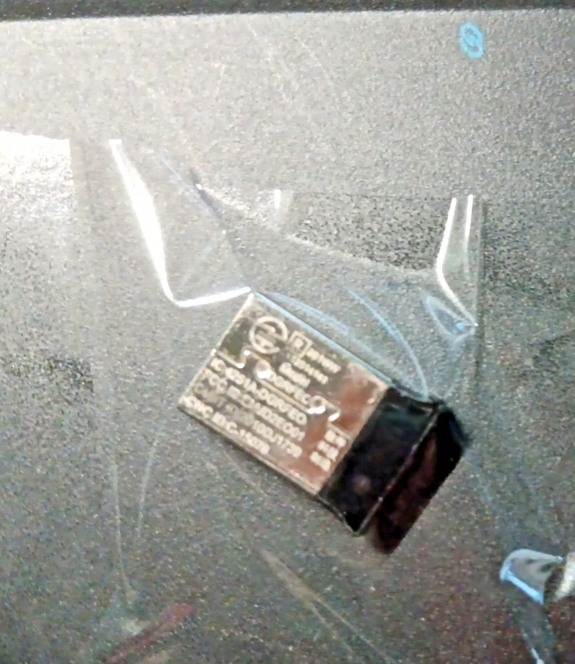 [Great condition] Dell Wireless Keyboard - Model WK636p with Dell USB Dongle - Image 2 of 2