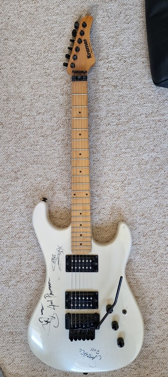 Kramer Pacer Classic 2010 Signed Steel Panther Satchel UK