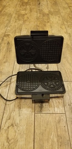 pizzelle maker with interchangeable plates