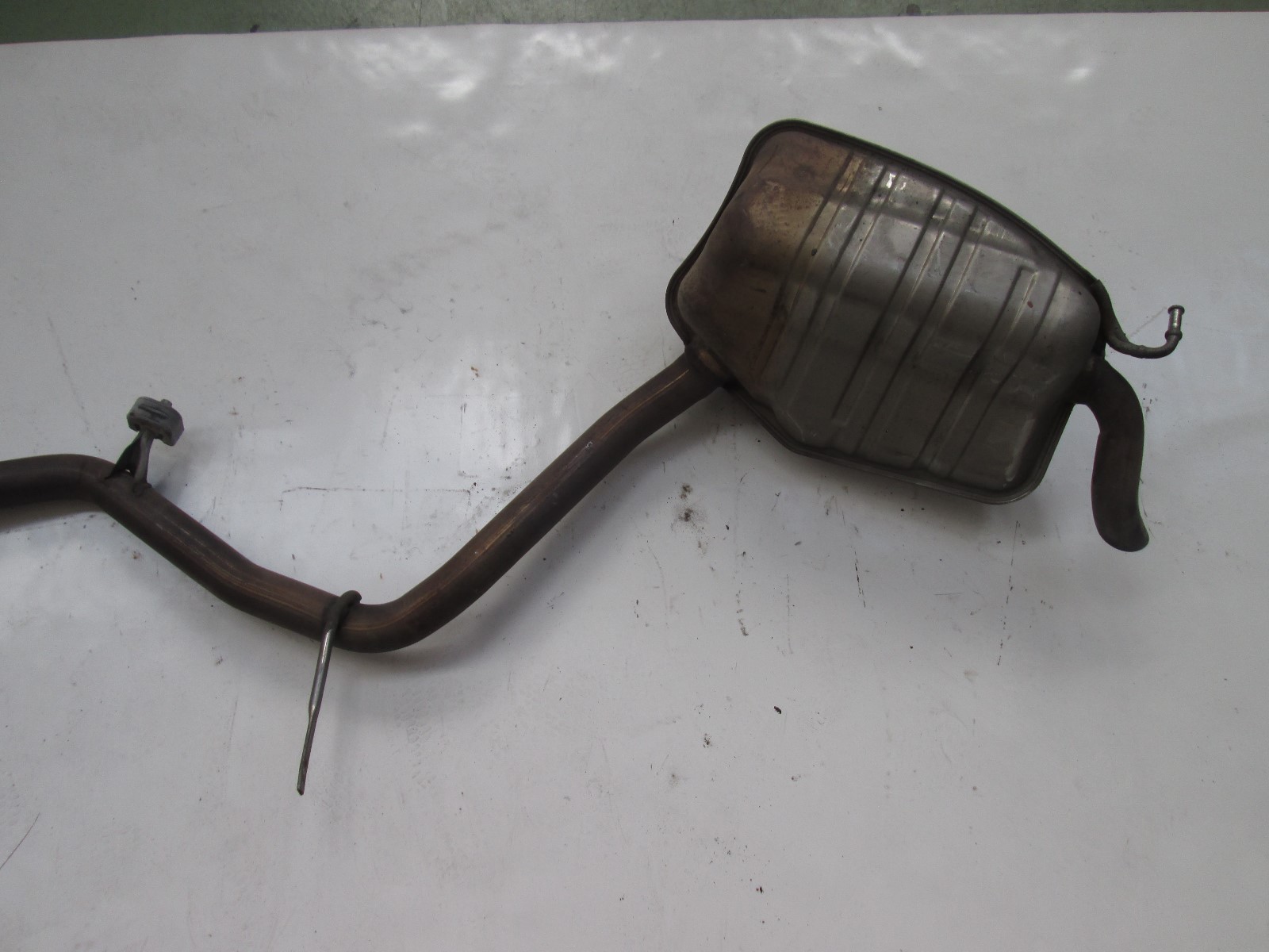 Mercedes-Benz W211 E-Klasse Auspufftopf hinten rechts A2114902221 