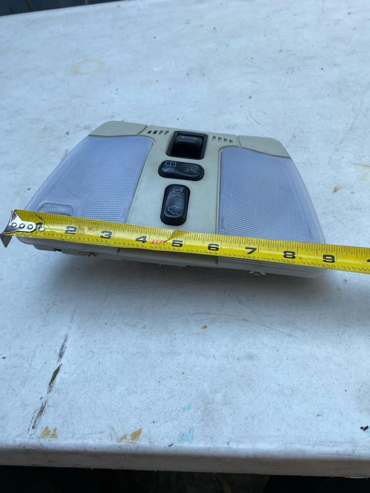 Mercedes Benz Clase E E300D 1997 luz interior superior lámpara de techo de lectura Foto 4 de 4