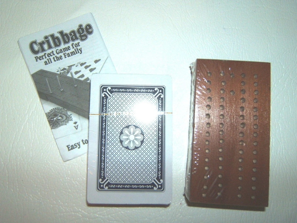 WOODEN FOLDING HINGED CRIBBAGE GAME BOARD CRIB PACK CARDS SCORING PEGS RULES NEW - Image 2 of 4