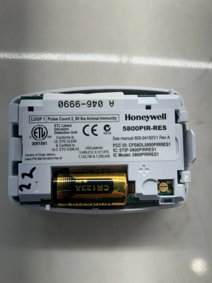 Honeywell Lynx L7000 usado con dos sensores de movimiento Foto 3 de 4