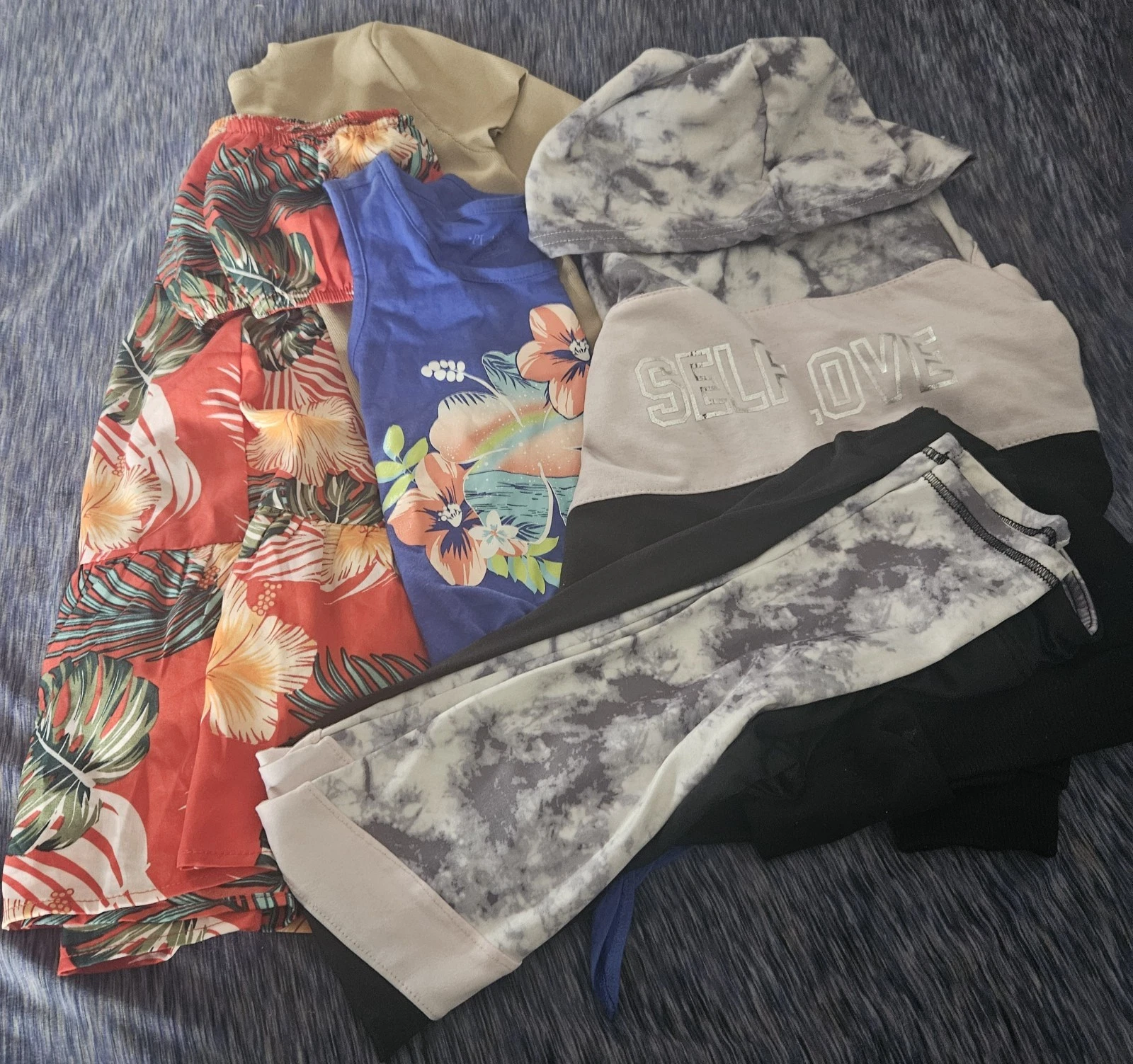 Girls Bundle 6 pieces tees hoodie pants skirt 7-10