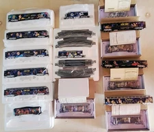 HAWTHORNE VILLAGE STAR TREK  HO SCALE ELECTRIC TRAIN SET   16 DIFFERENT CARS WOW