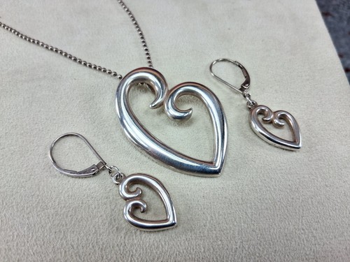 James Avery Love Heart 18" Necklace And Earrings. Absolutely Beautiful 