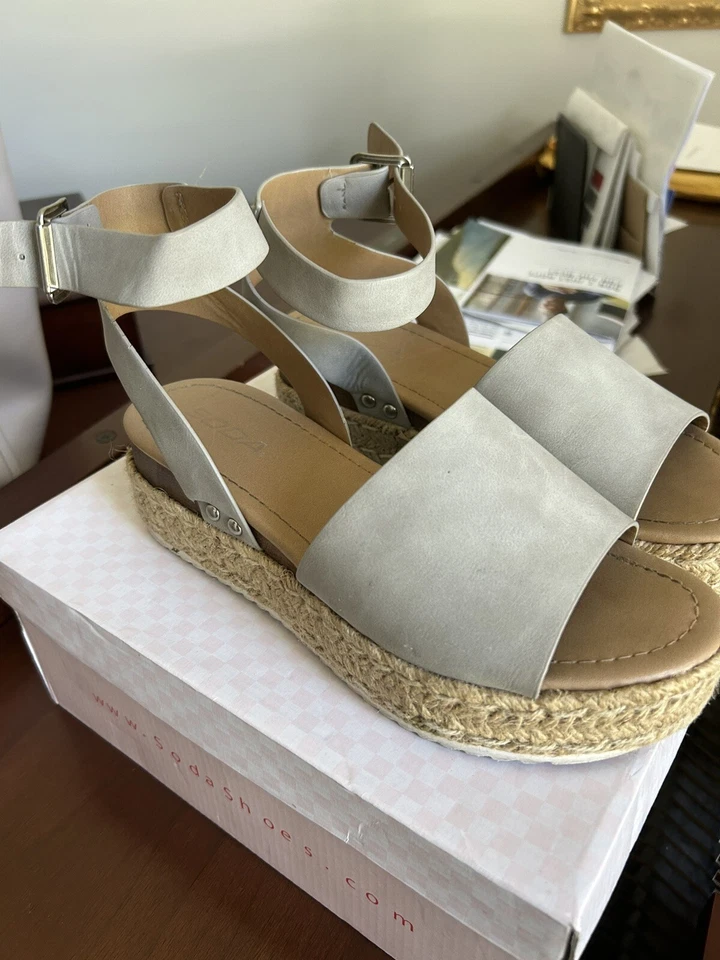 Mujer 7 Goma Soda Puntera Abierta Tobillo Correa Cuña Sandalias Gris Tema Foto 3 de 4