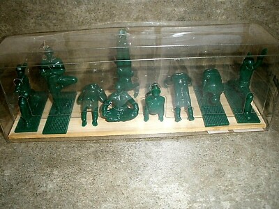 green army yoga figures