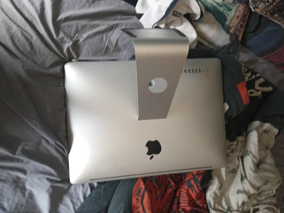 Apple iMac A1311 21.5" (1TB HDD, Intel Core i3, 3.2 GHZ, 4GB) Desktop - MC509B/. - Image 3 of 3