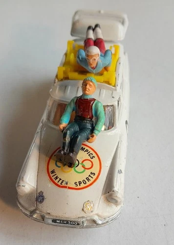 Vintage Corgi Toys #475 CITREON SAFARI Winter Sports - Olympics + figures (x2)