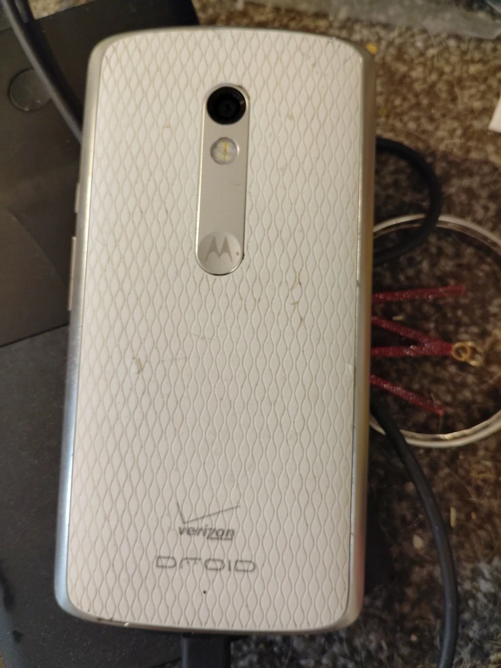 Motorola Droid Maxx 2 XT1565W 16GB Blanco (Verizon) Foto 2 de 3