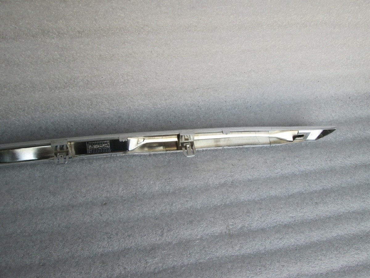 ＊24a⭐️ ＊ 2017-2019 NISSAN ROGUE REAR BUMPER OEM CHROME MOULDING