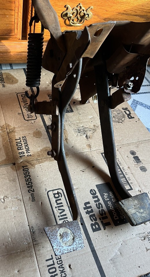 7387 Chevy GMC Truck CLUTCH and BRAKE PEDAL ASSEMBLY Square Body C10