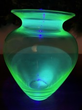 Green Glass Vase 8  (Glows But Not Uranium)