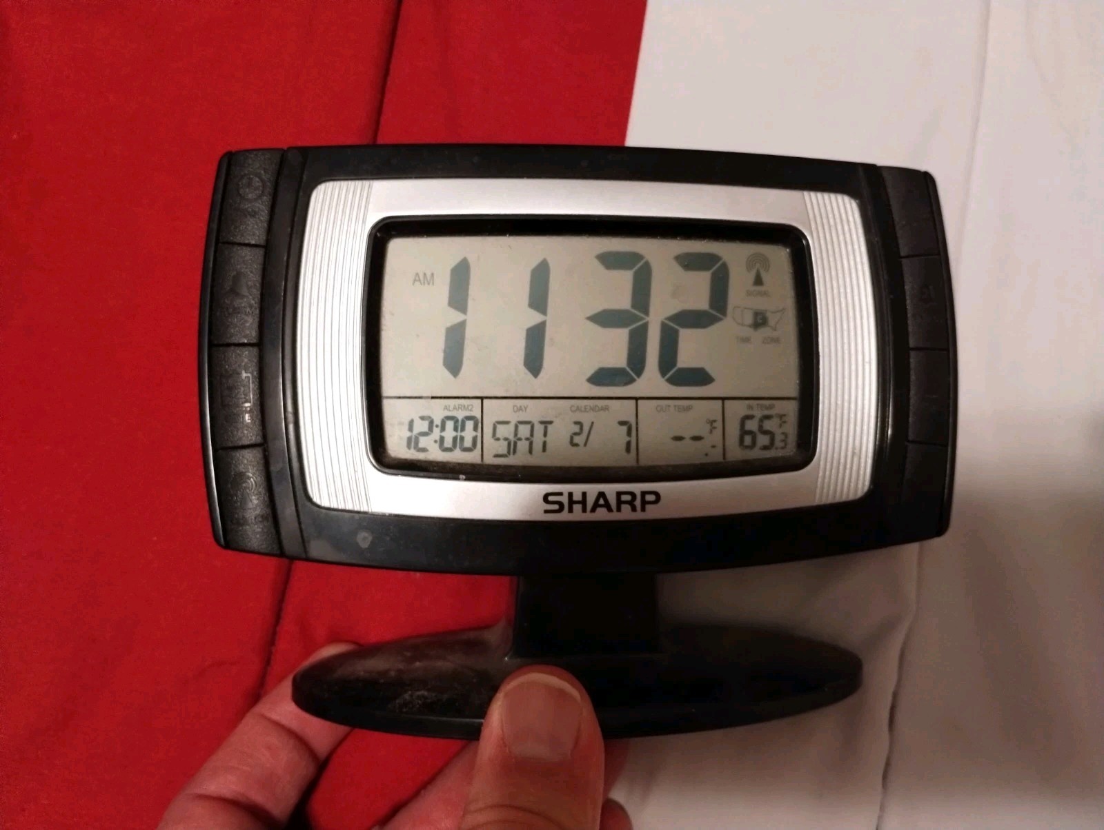 SHARP SPC711 BATTERY OPERATED ATOMIC ALARM CLOCK