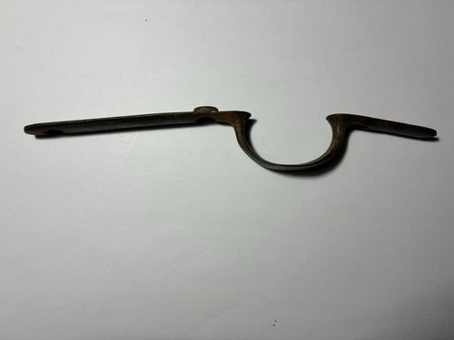 1800'S US IRON MUSKET RIFLE TRIGGER GUARD