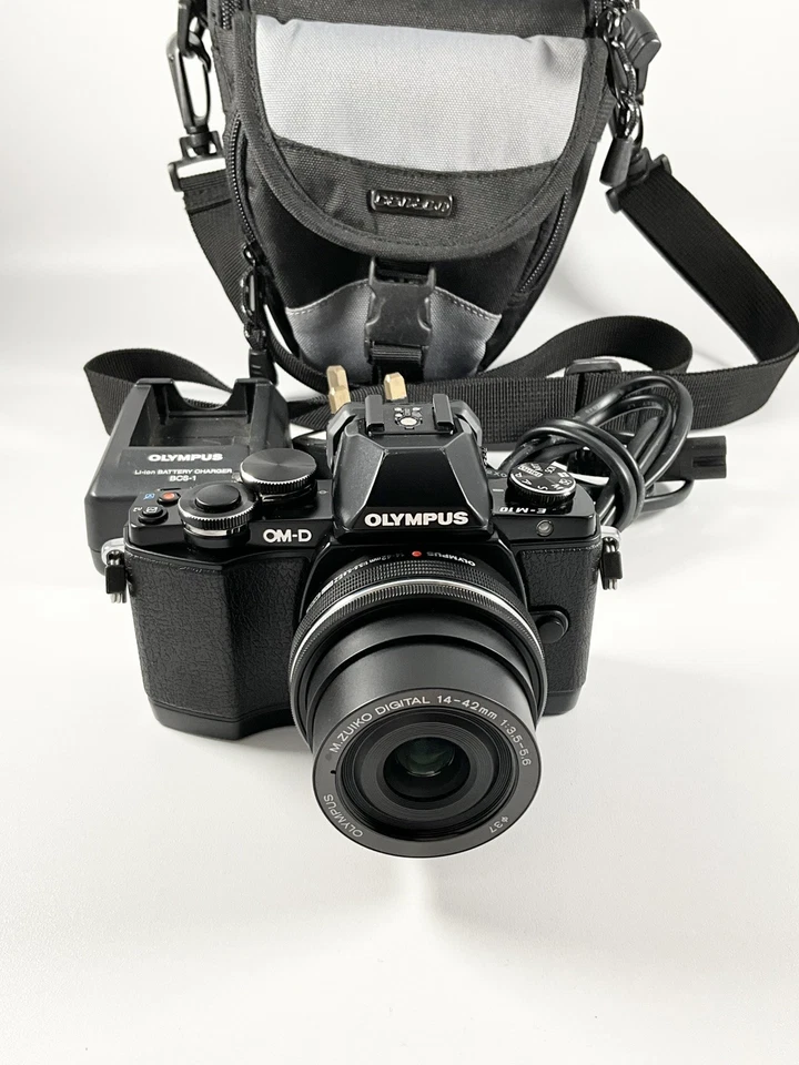 Olympus OM-D E-M10, photo 1 of 5