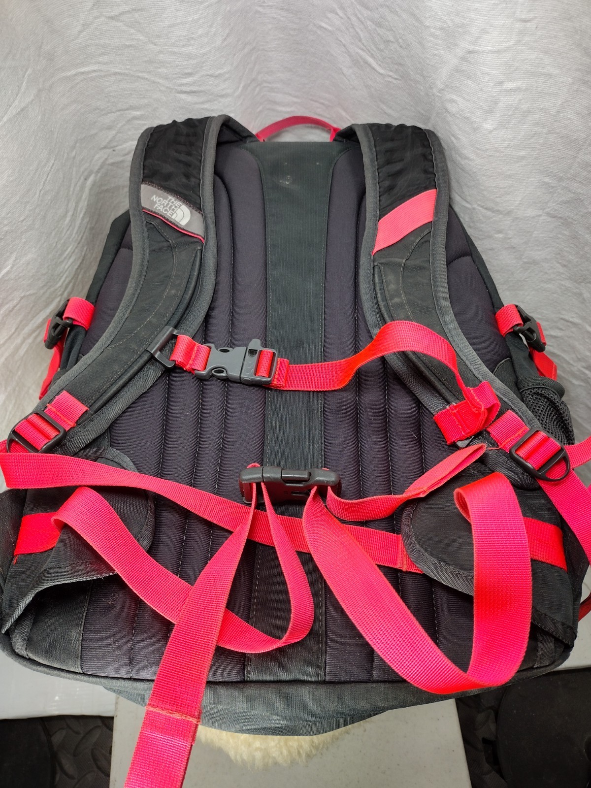 THE NORTH FACE BACKPACK RECON PADDED LAPTOP BACKPACK BLACK & RED GREAT CONDITION thumbnail 9
