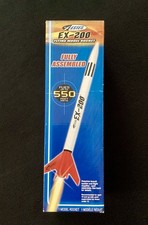 Estes EX-200 #2450 Flying Model Rocket!! Flies Up To 550 Ft! Parachute Recovery!