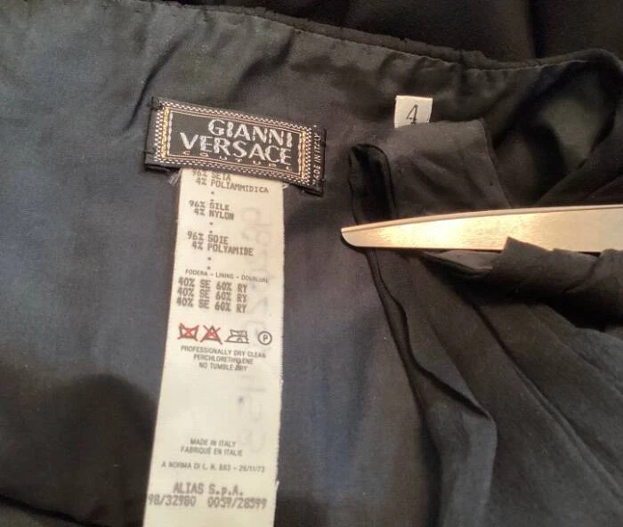 ABITO GIANNI VERSACE F W 1998 GIANNI VERSACE PASSERELLA LATERALE APERTA TAGLIA 4 PINNA RARA